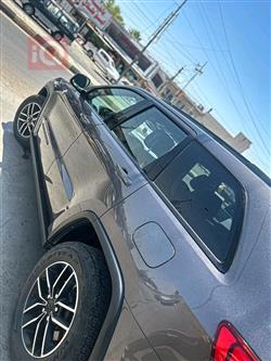 جیپ گراند شیرۆکی